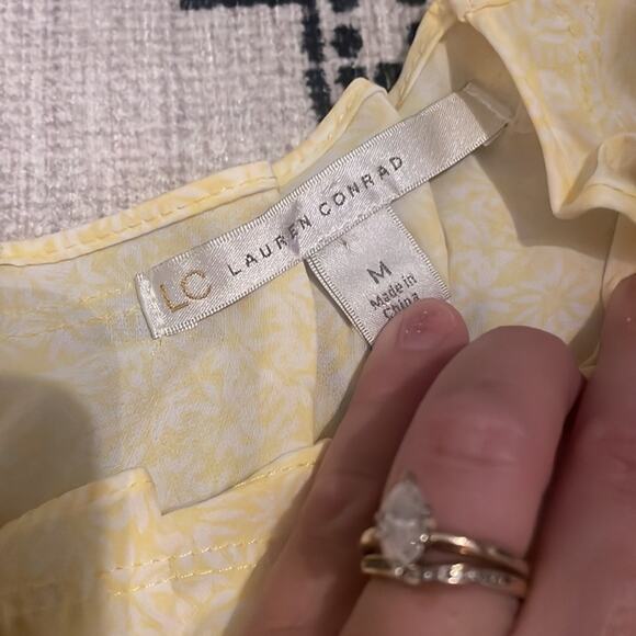 LC Lauren Conrad Yellow Daisy Floral Tie Back Top - M - Picture 6 of 7